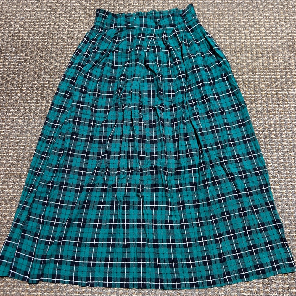 Briggs New York Green and Black Plaid A-Line Skirt